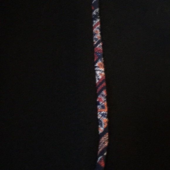 Black mini skirt - Picture 3 of 4